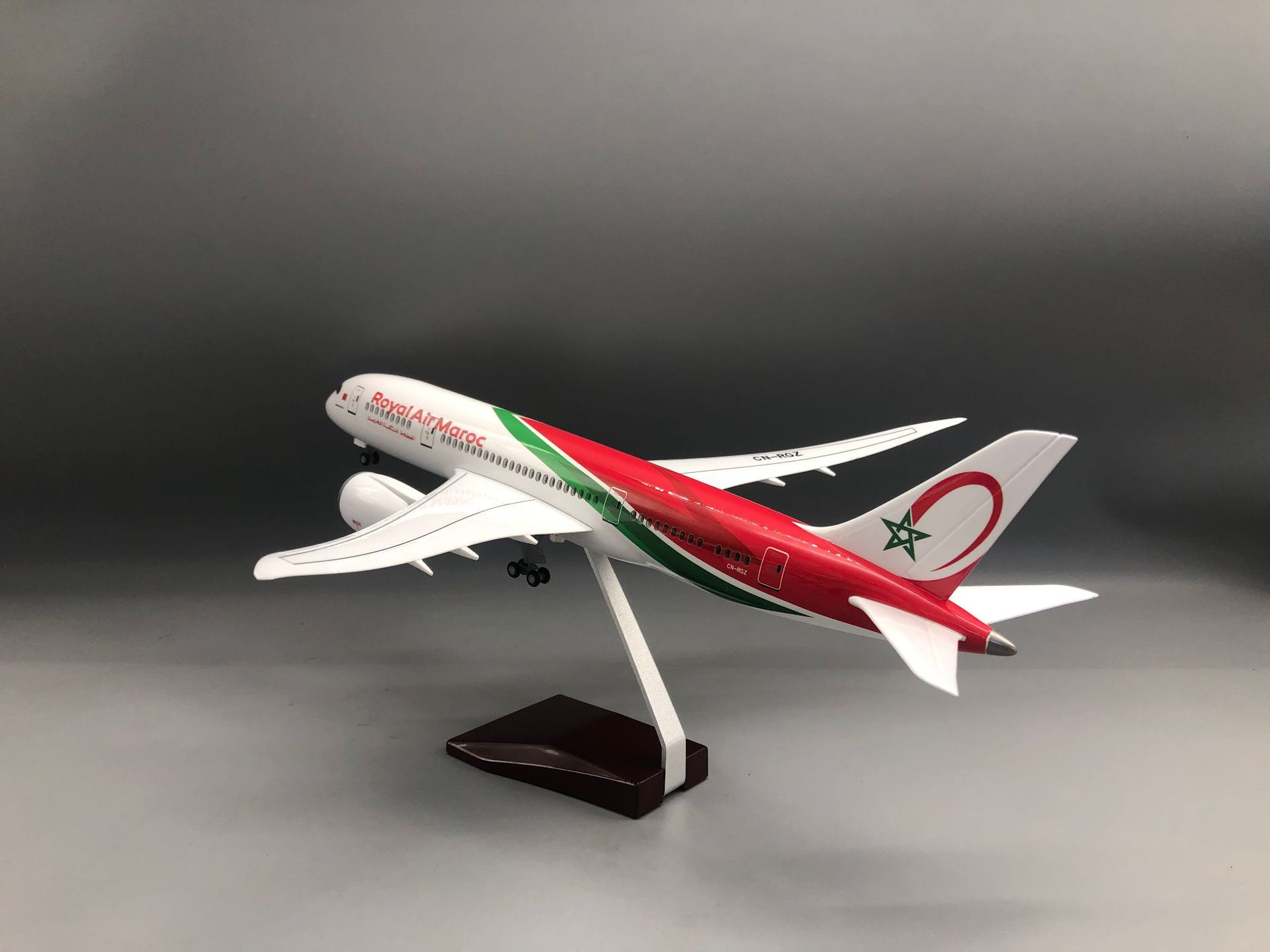 1/130 Scale Royal Air Maroc 78 - Home Office Building 评论和价格